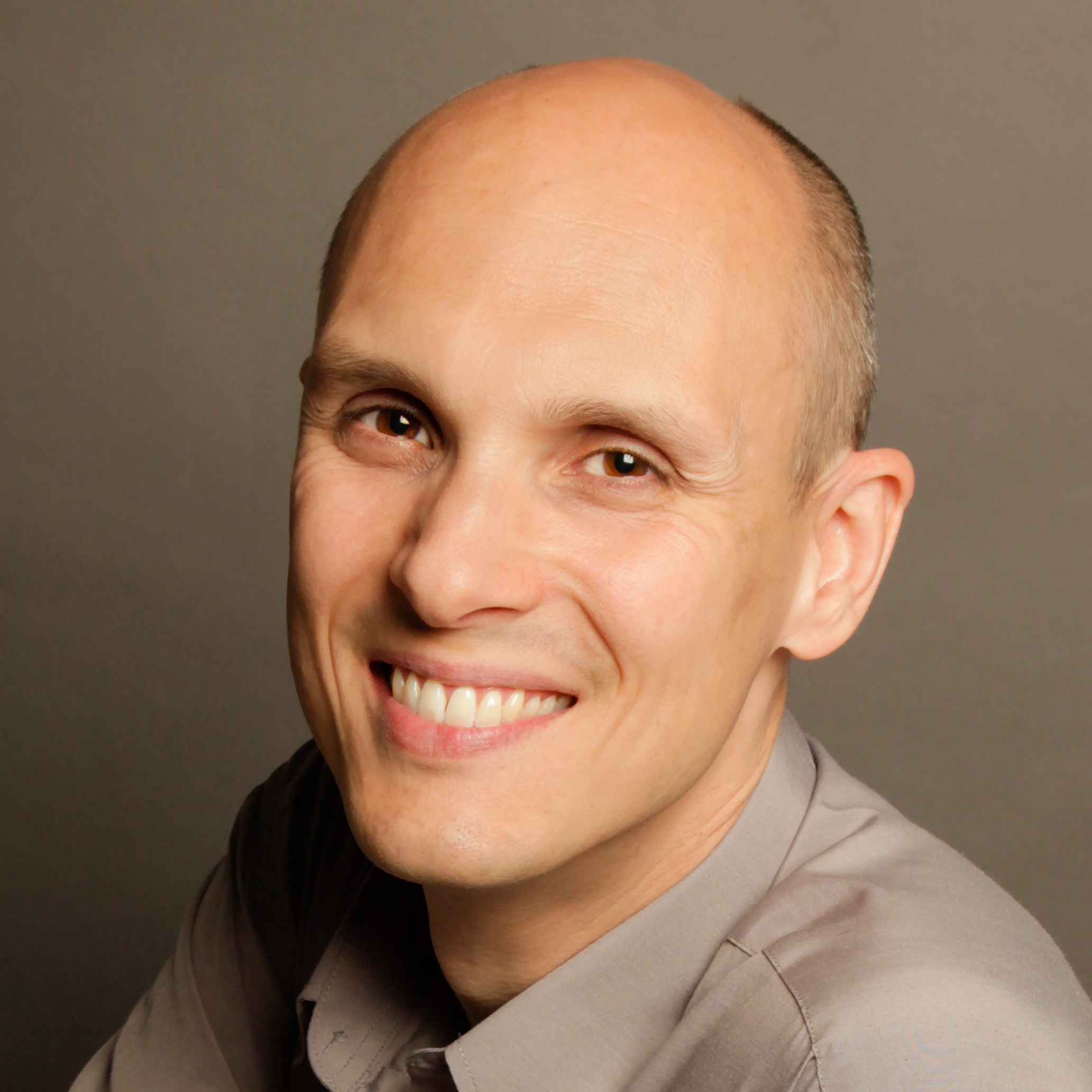 Daniel Kolubinski staff headshot